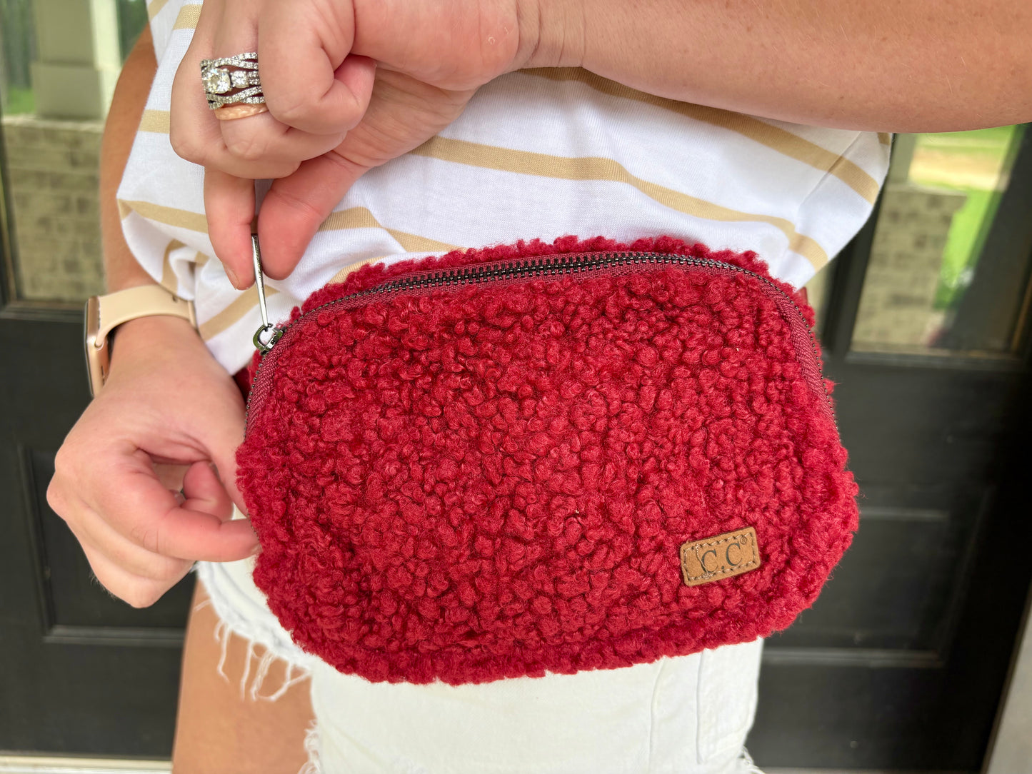 “Women’s Sherpa Belt Bag”